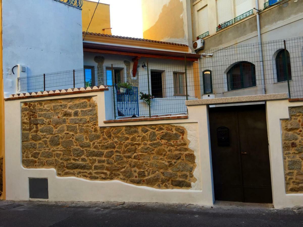 B&B Pascal House Nuoro_Iun E5016 Нуоро Екстериор снимка